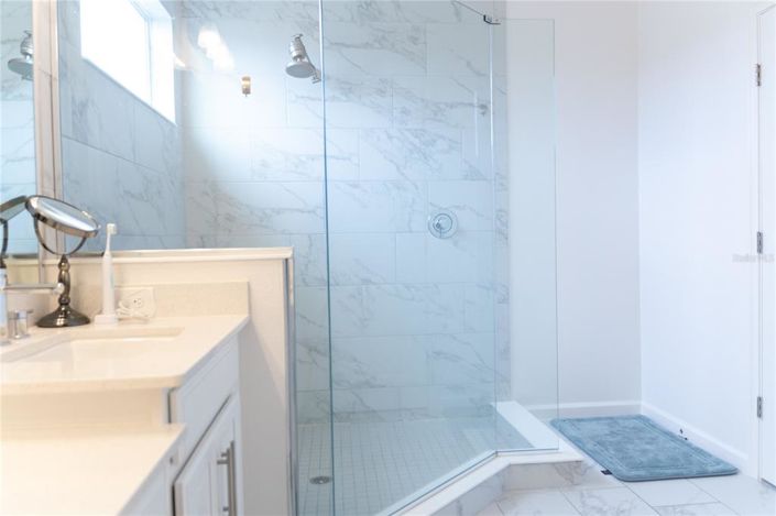 Image No.66-5 Bed Property for sale