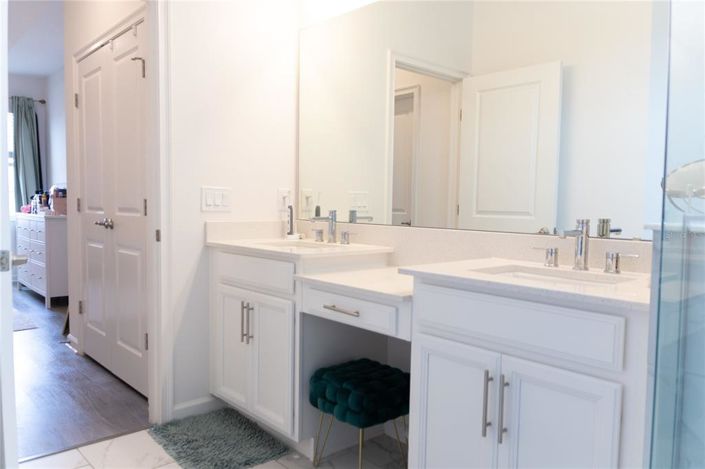 Image No.67-5 Bed Property for sale