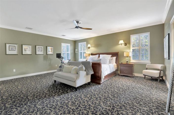 Image No.28-4 Bed Property for sale