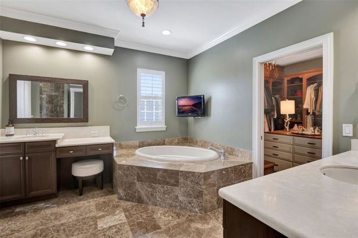 Image No.32-4 Bed Property for sale