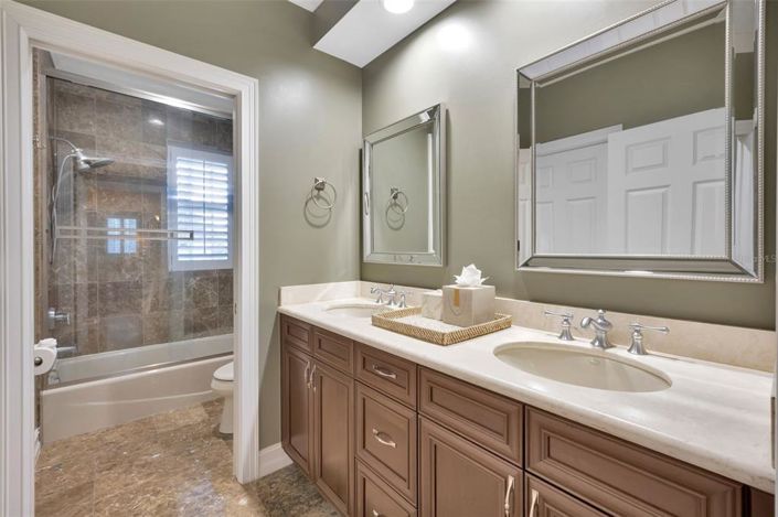 Image No.40-4 Bed Property for sale