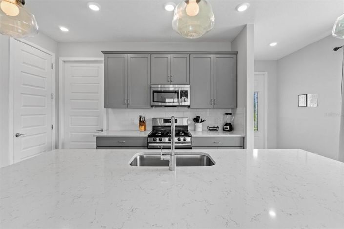 Image No.12-3 Bed Townhouse for sale