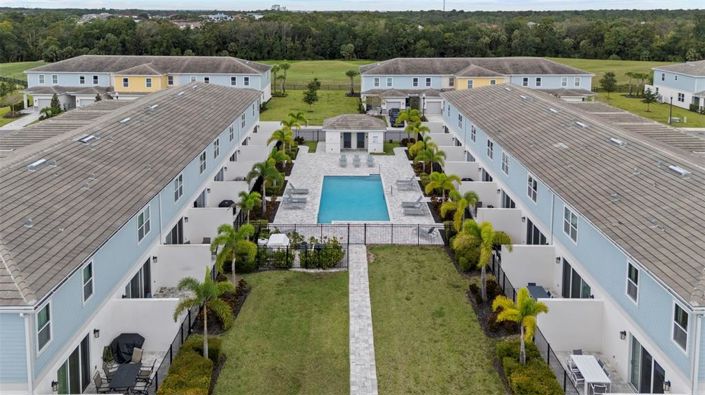 Image No.65-3 Bed Townhouse for sale