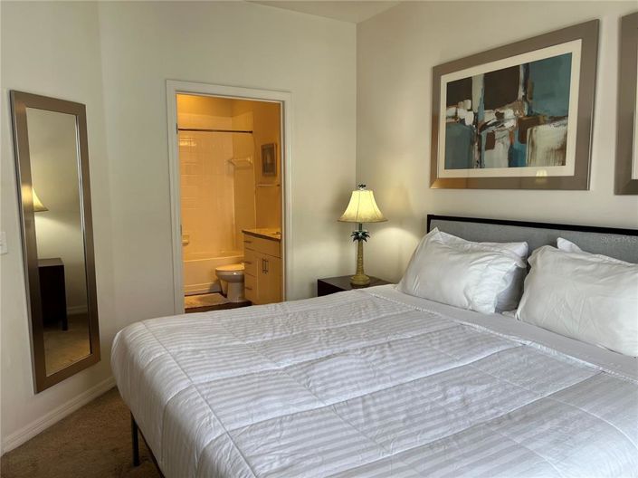 Image No.12-4 Bed Townhouse for sale