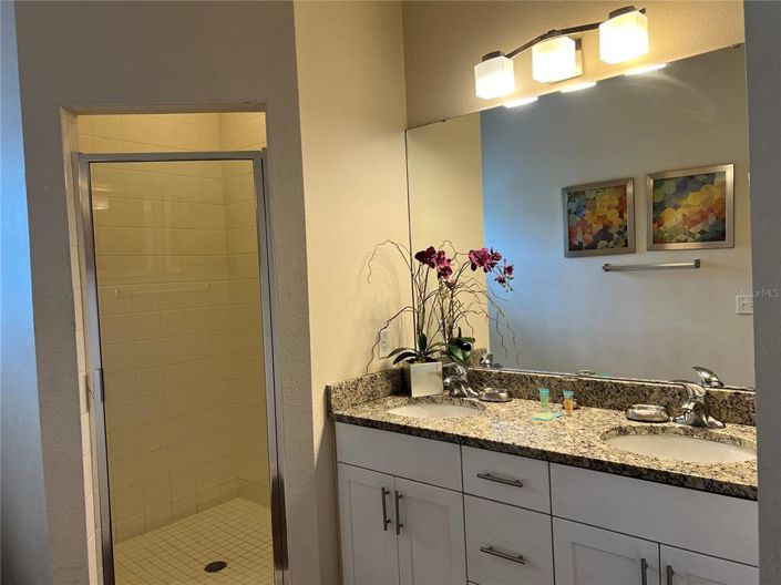 Image No.14-4 Bed Townhouse for sale