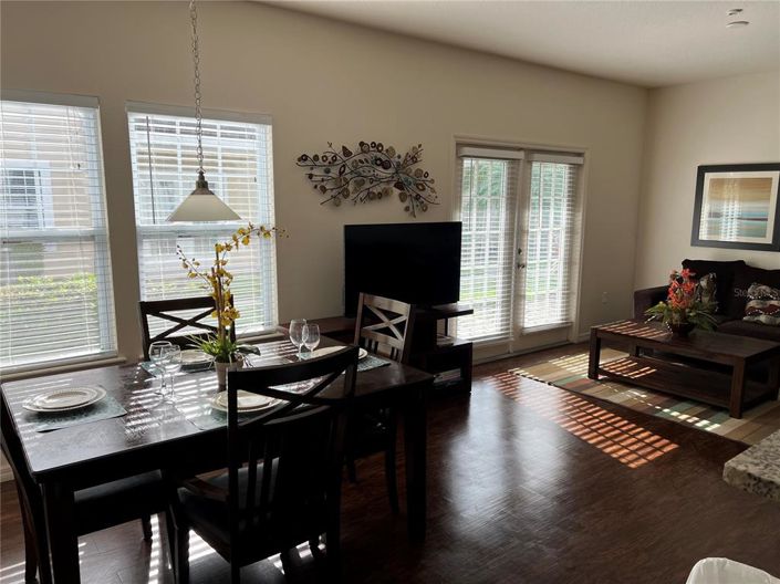 Image No.4-4 Bed Townhouse for sale