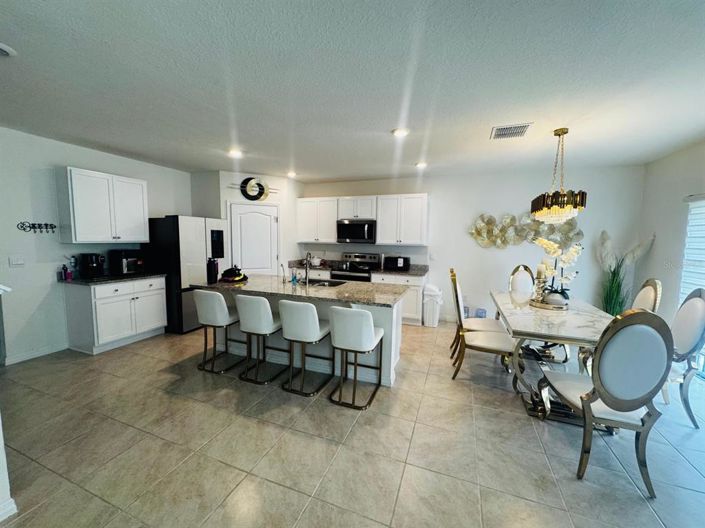 Image No.8-5 Bed Property for sale