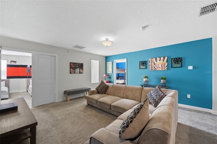 Image No.18-8 Bed Property for sale