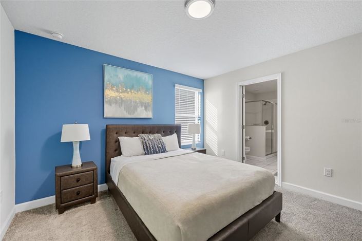 Image No.24-8 Bed Property for sale