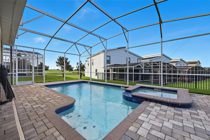 Image No.29-8 Bed Property for sale