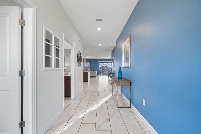 Image No.3-8 Bed Property for sale