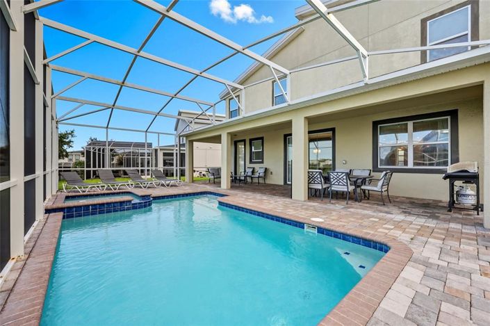 Image No.30-8 Bed Property for sale