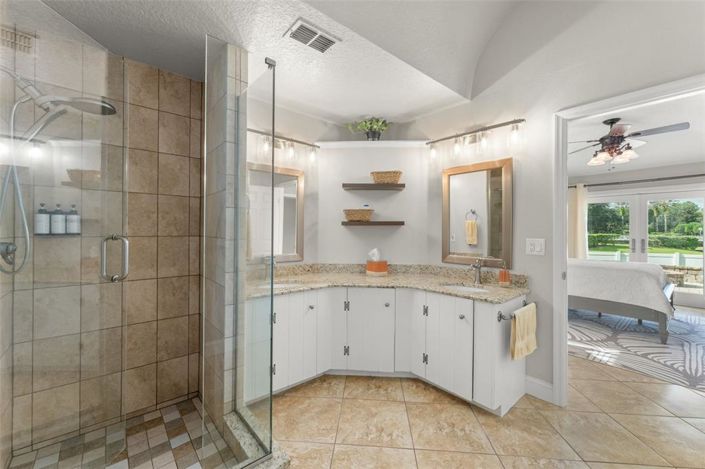 Image No.12-3 Bed Property for sale