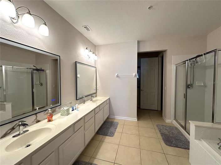 Image No.17-3 Bed Property for sale