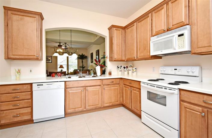 Image No.10-3 Bed Property for sale