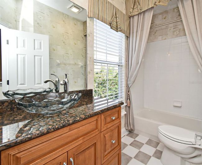 Image No.30-3 Bed Property for sale