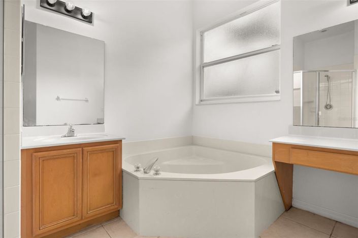 Image No.39-4 Bed Property for sale