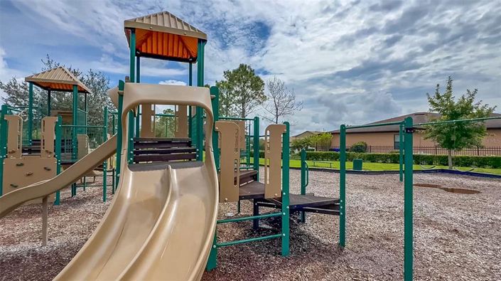 Image No.81-4 Bed Property for sale