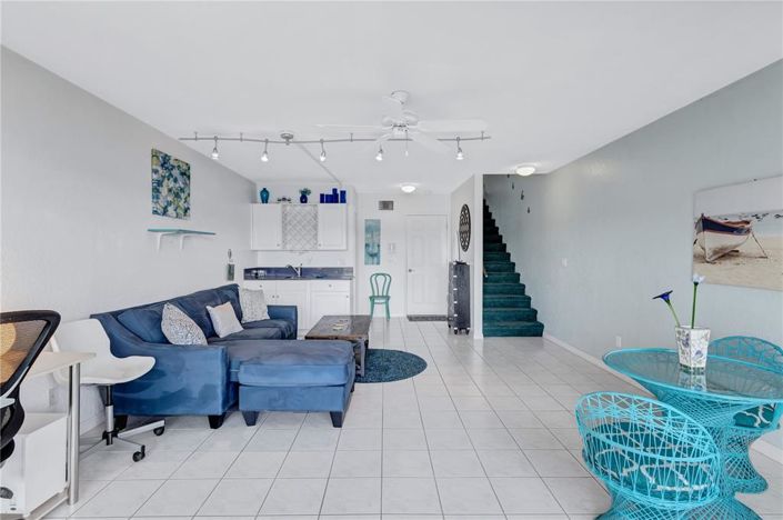 Image No.19-4 Bed Townhouse for sale