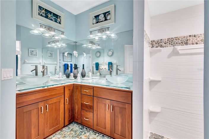 Image No.30-4 Bed Townhouse for sale