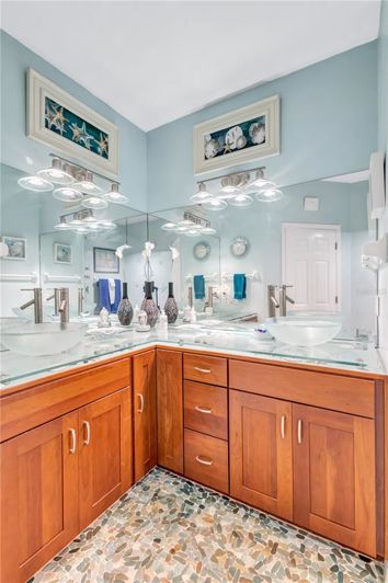 Image No.32-4 Bed Townhouse for sale