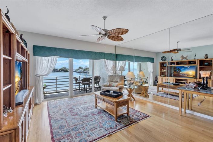 Image No.7-4 Bed Townhouse for sale