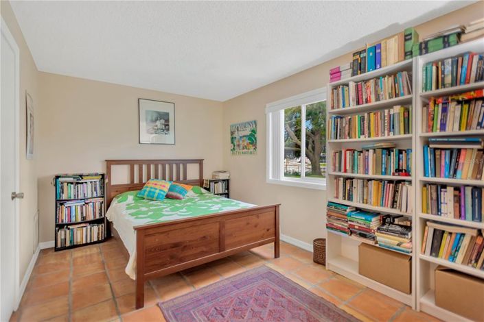 Image No.18-3 Bed Property for sale