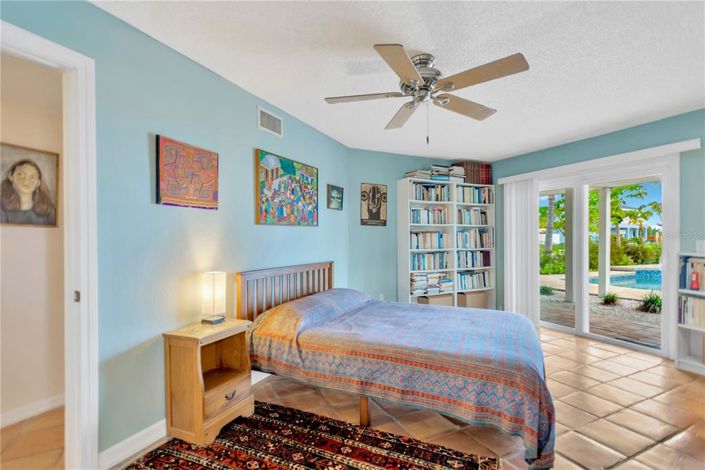 Image No.21-3 Bed Property for sale