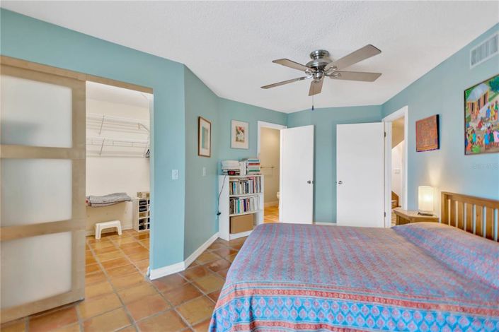 Image No.22-3 Bed Property for sale