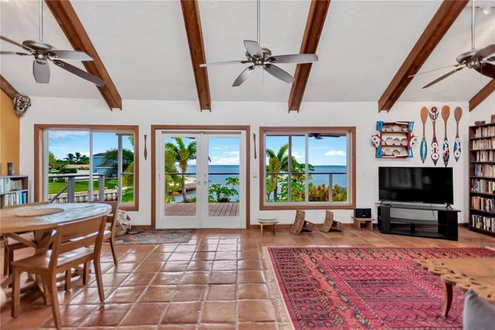 Image No.6-3 Bed Property for sale