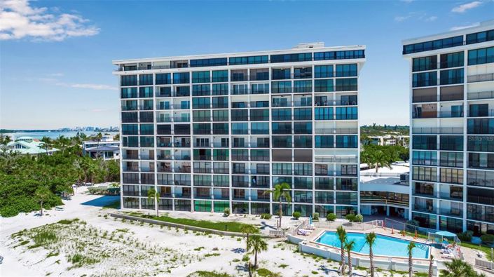 Image No.2-Propriété de 2 chambres à vendre à Sarasota