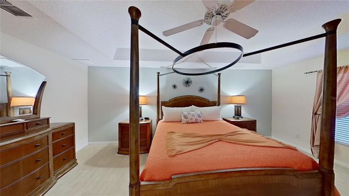 Image No.28-5 Bed Property for sale