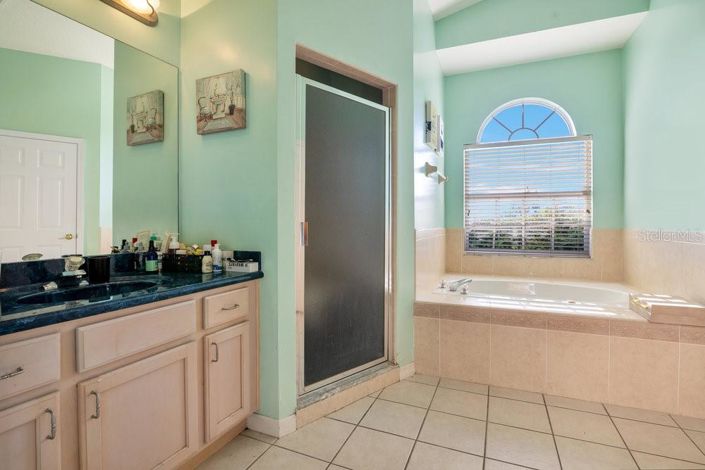 Image No.23-5 Bed Property for sale