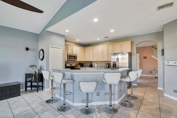 Image No.8-5 Bed Property for sale