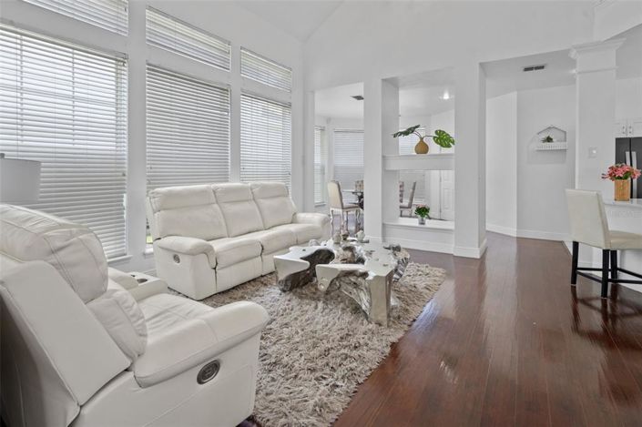 Image No.12-4 Bed Property for sale