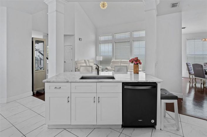 Image No.15-4 Bed Property for sale