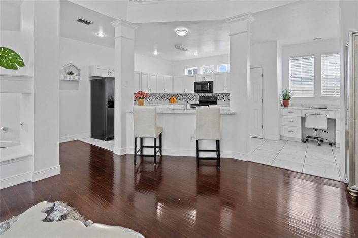 Image No.17-4 Bed Property for sale