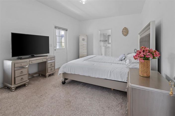 Image No.24-4 Bed Property for sale