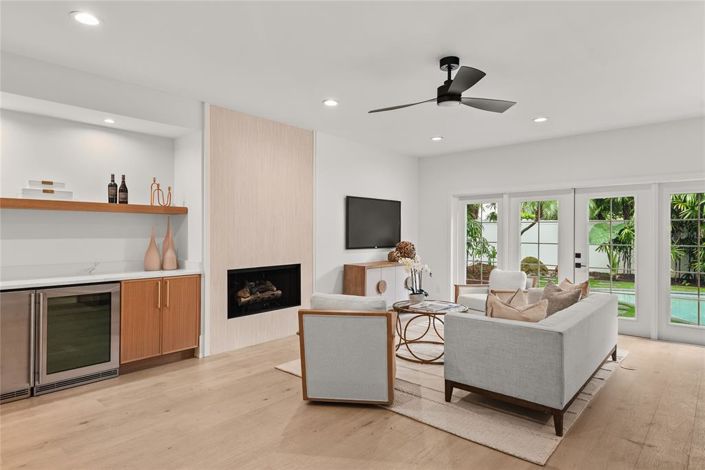 Image No.25-5 Bed Property for sale