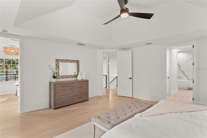 Image No.42-5 Bed Property for sale