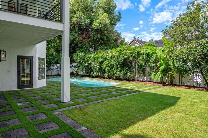 Image No.52-5 Bed Property for sale