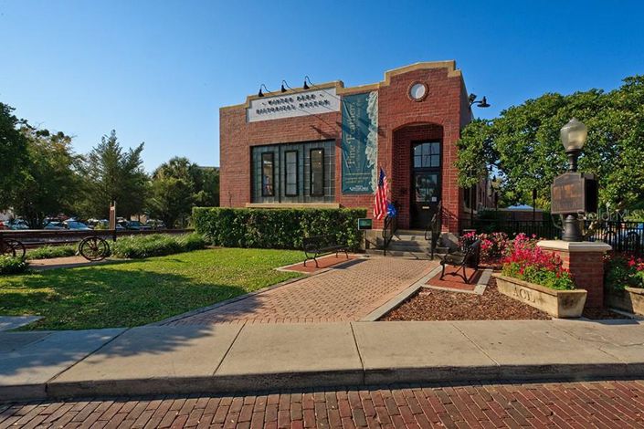 Image No.66-5 Bed Property for sale