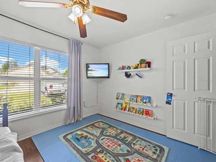 Image No.10-3 Bed Property for sale