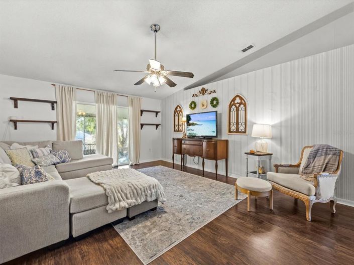 Image No.2-3 Bed Property for sale