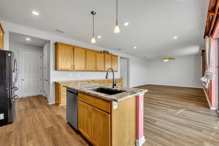 Image No.15-6 Bed Property for sale