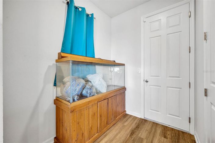 Image No.18-6 Bed Property for sale