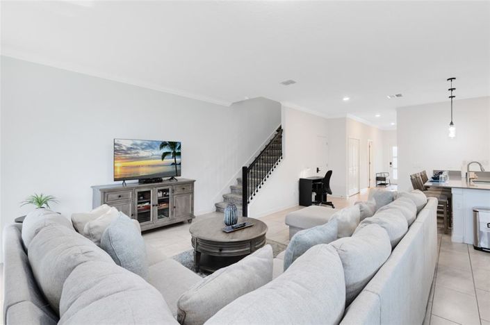 Image No.8-5 Bed Townhouse for sale