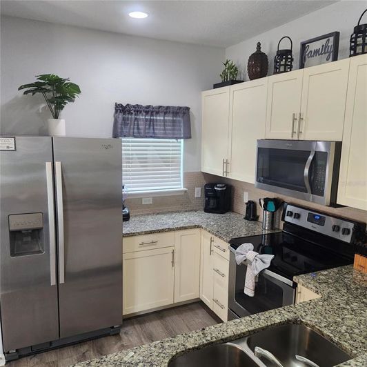 Image No.10-4 Bed Townhouse for sale