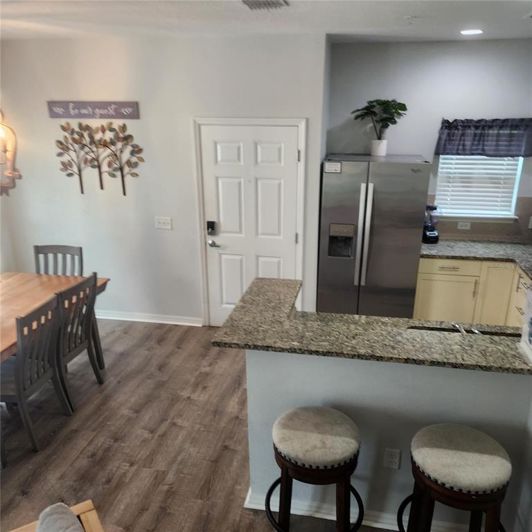 Image No.12-4 Bed Townhouse for sale