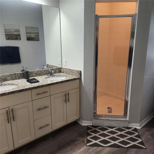 Image No.15-4 Bed Townhouse for sale